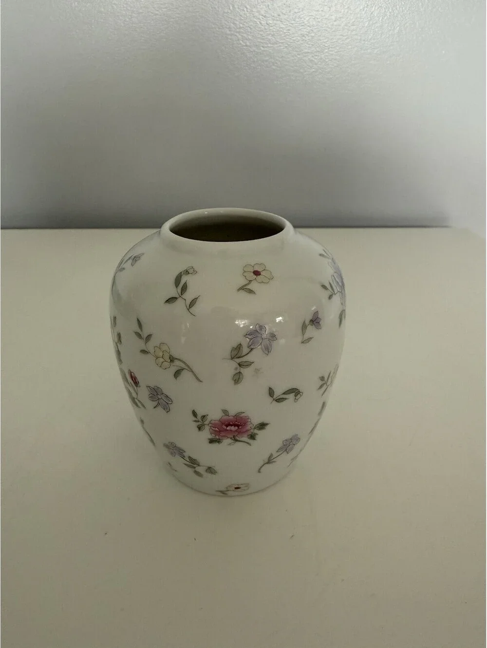 Lemax Small Ginger Jar Flower Vase w/ Chrysanthemum Flowers Pattern ~ No Lid EUC
